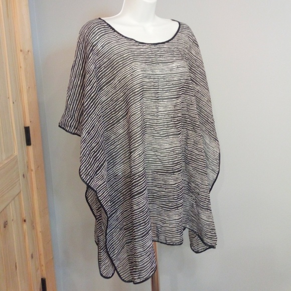 Capelli of New York Sweaters - NWT, Printed Chiffon Poncho
